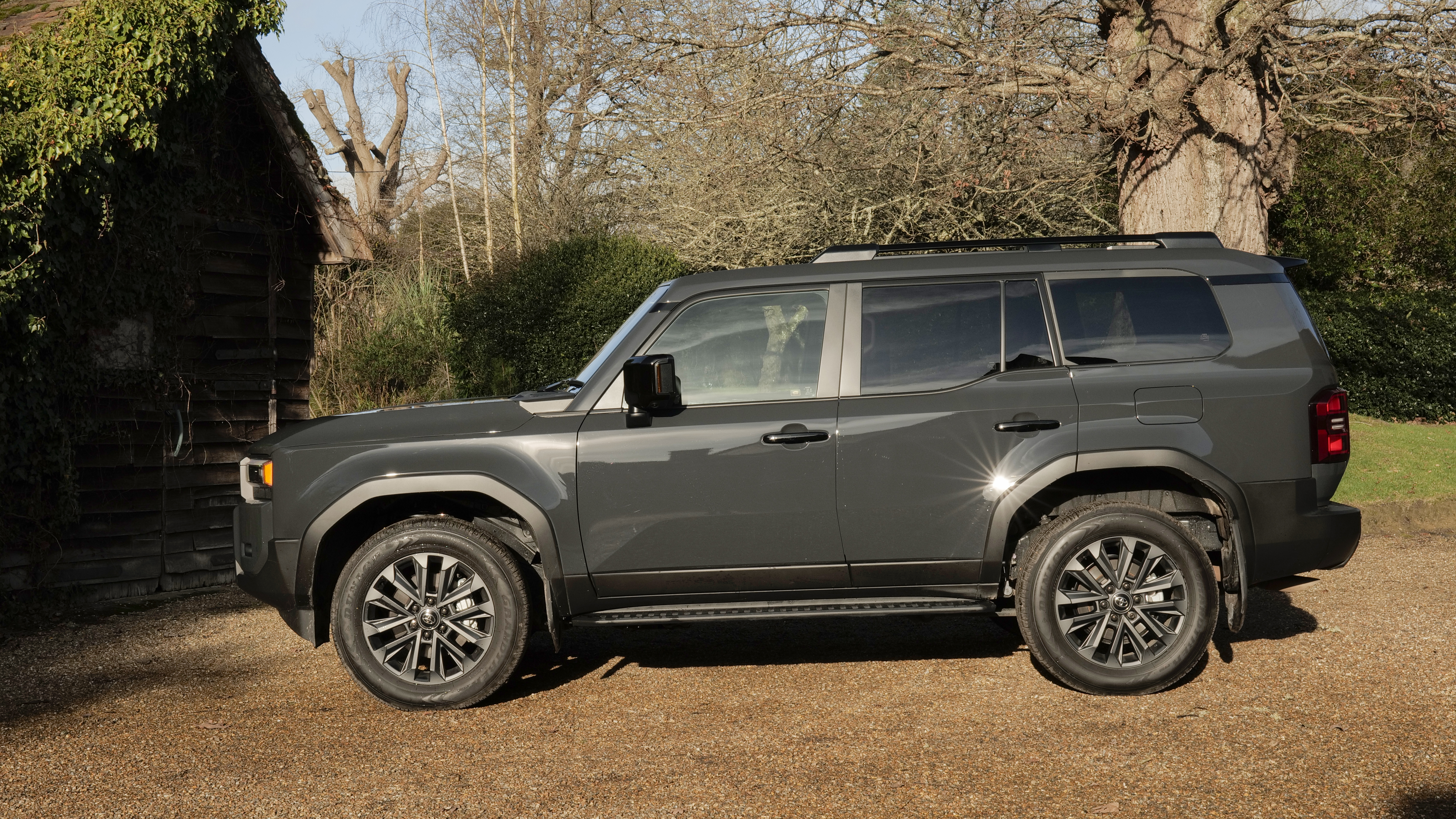 TOYOTA LAND CRUISER DIESEL SW 2.8 D-4D 48V 205 Invincible 5dr Auto [Pan Rf/5 St]